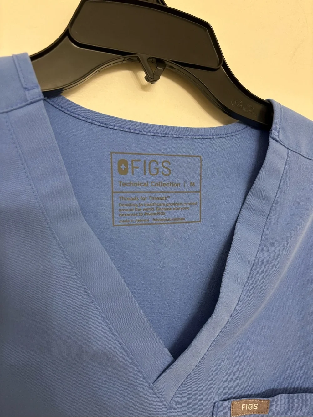 FIGS Catarina One-Pocket Scrub Top Blue Women’s Size Medium